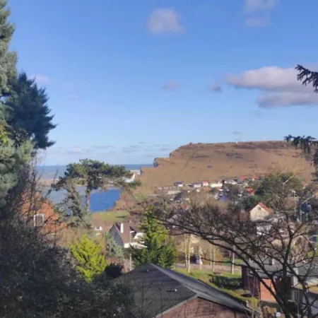 Maison Avec Vue Sur Attention Aux Marches Pour L'acces *