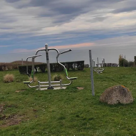 Maison Avec Vue Sur Attention Aux Marches Pour L'acces